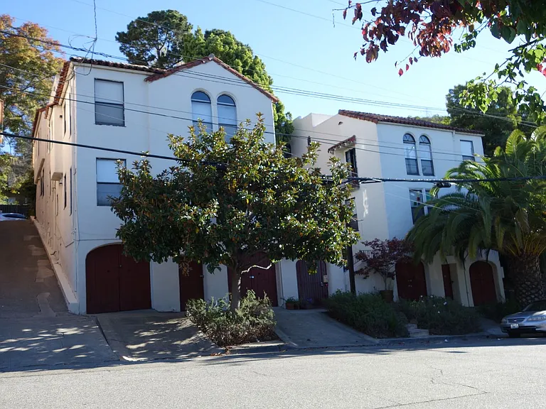 886 Cleveland St — Photo 1