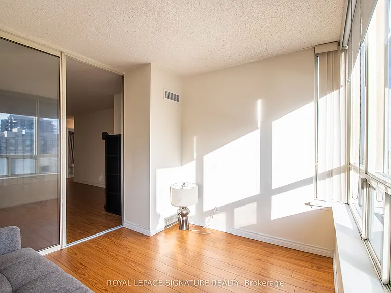 7 Bishop Ave #1604 — Photo 35