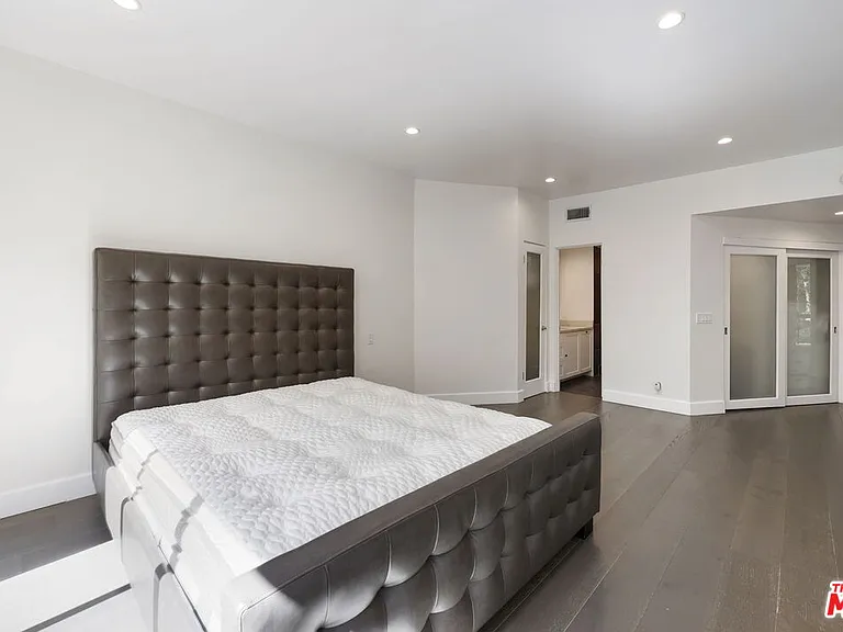 723 Westmount Dr #206 — Photo 11