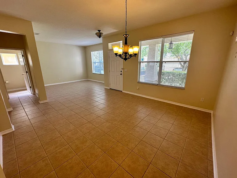 13218 Phoenix Dr — Photo 6