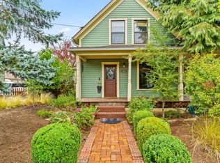 1642 W Main St, Cottage Grove, OR 97424