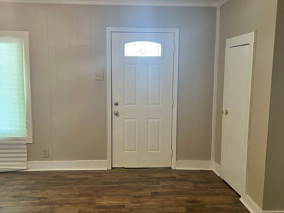 1st image of 2083 Broad St