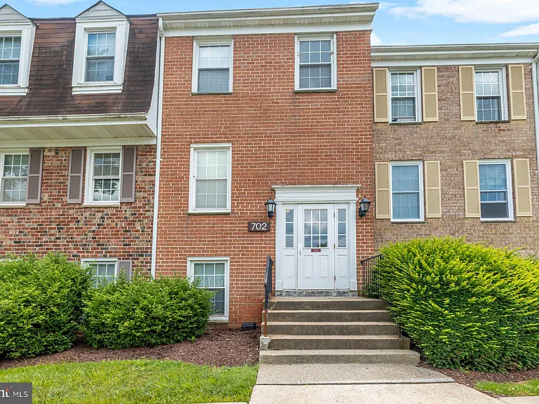 702 Quince Orchard Blvd #P-2 — Photo 2