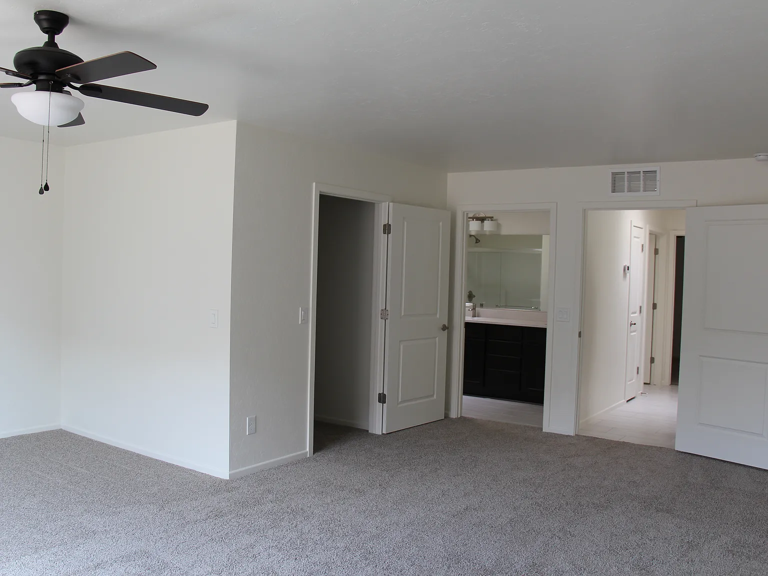 2 bed, 1560 sqft, $1,700 — Photo 4
