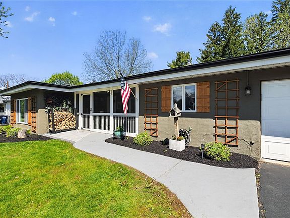 3rd image of 22 Riverview Hts