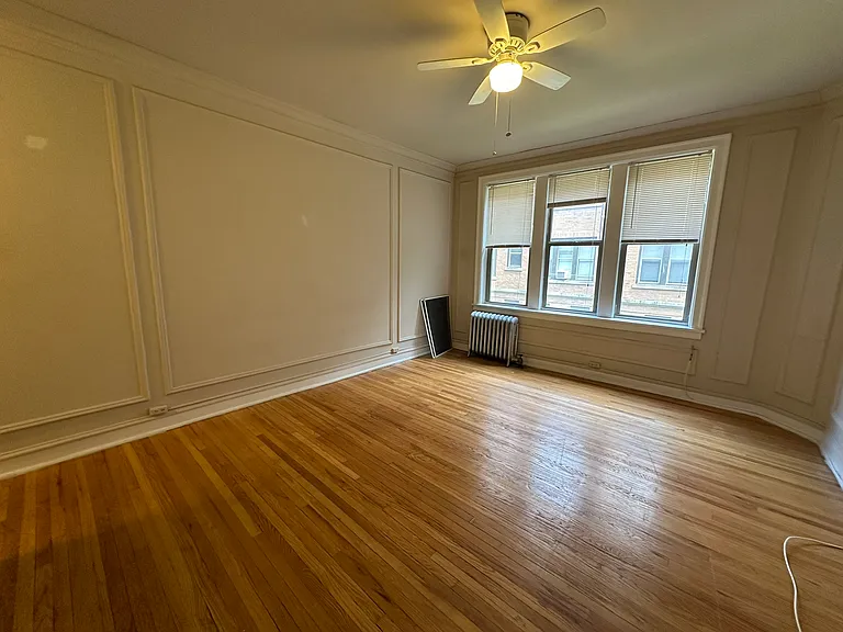 1369 W Estes Ave #2J — Photo 5