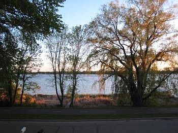3rd image of 2464 E Medicine Lake Blvd
