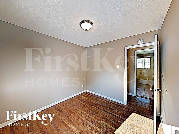 5th image of 11592 Las Ladera Dr