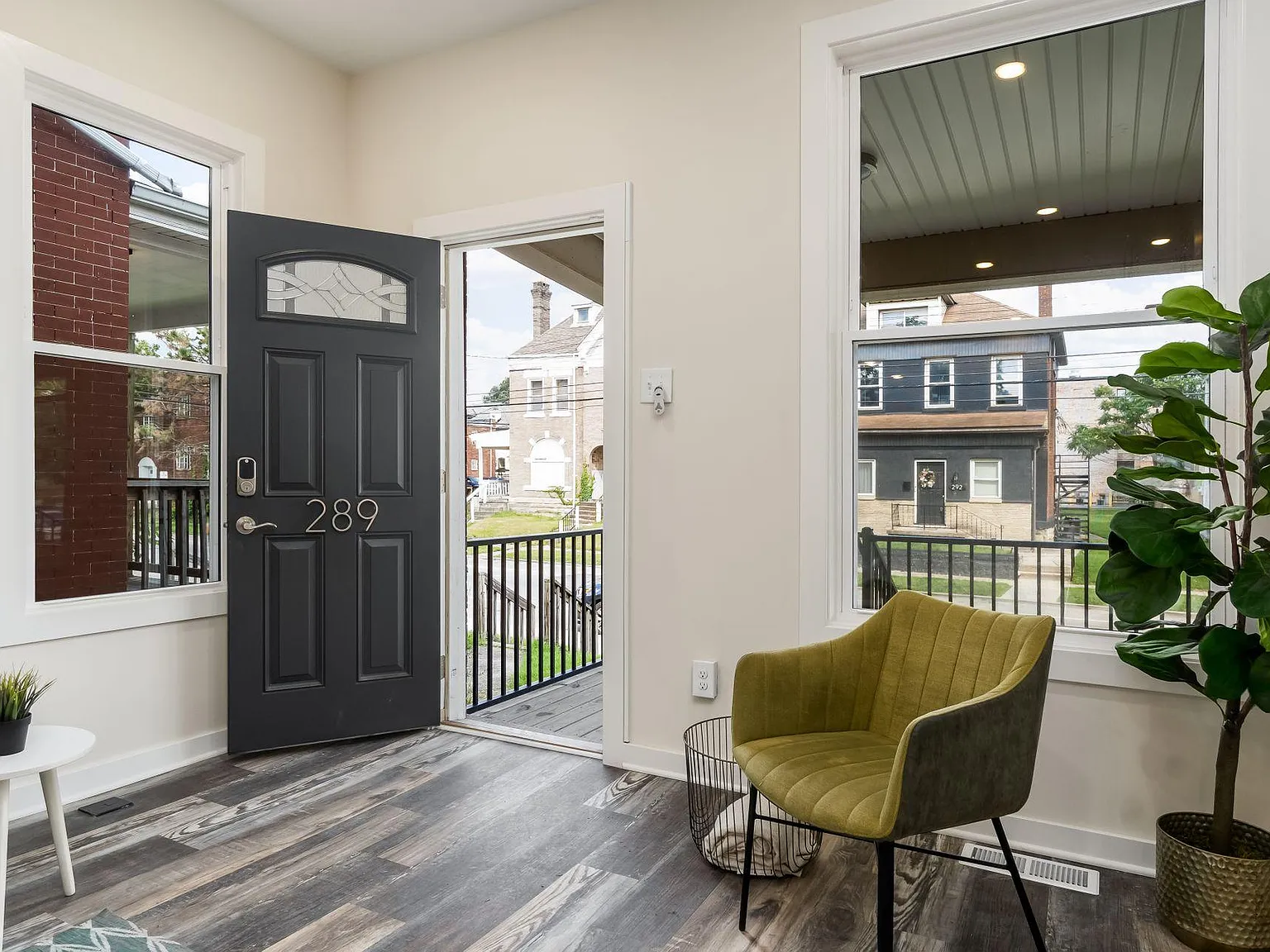 1 bed, 800 sqft, $1,595 — Photo 1