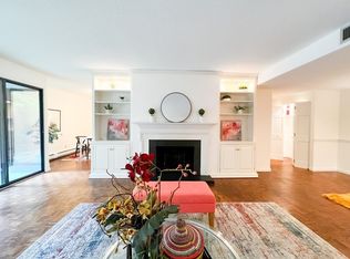 65 Grove St APT 146, Wellesley, MA 02482