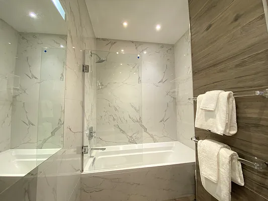Sold by Flat Iron Real Estate | media 7