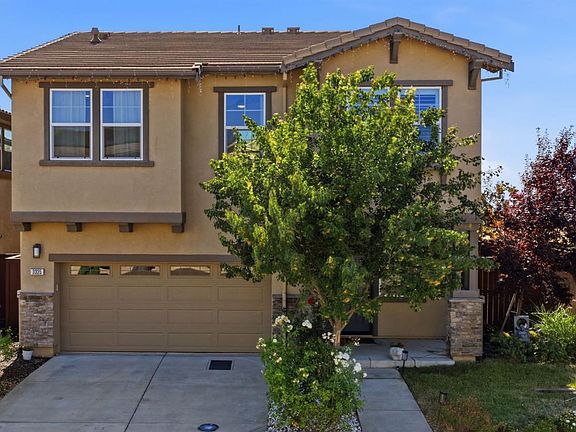 3rd image of 3335 Hackberry Way