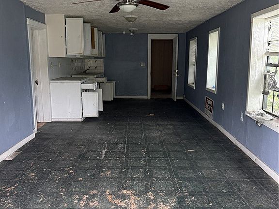 3rd image of 2201 Bolivar St