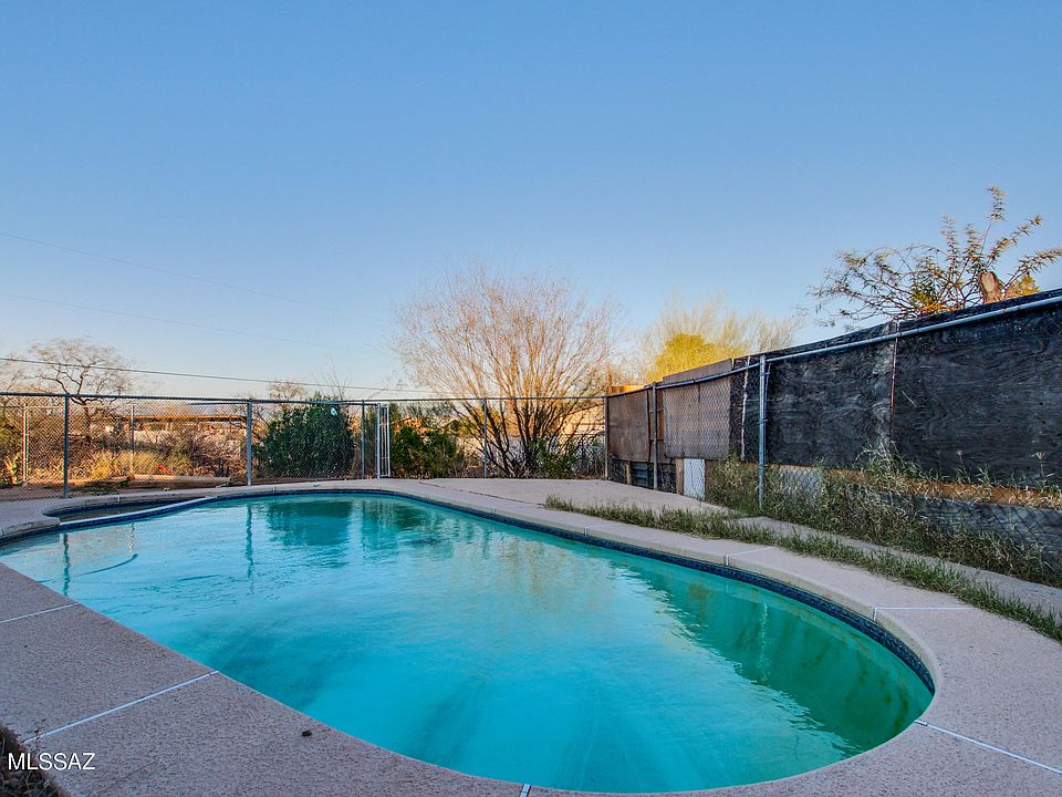 1st image of 3016 W Calle Canario
