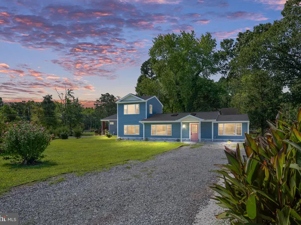 881 Shore Dr, Colonial Beach, VA 22443