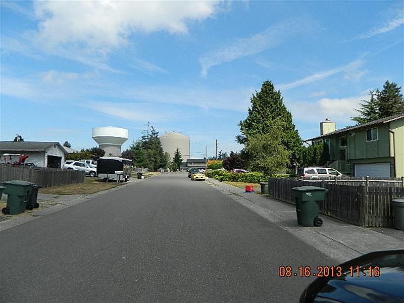 2nd image of 9105 10th Pl W