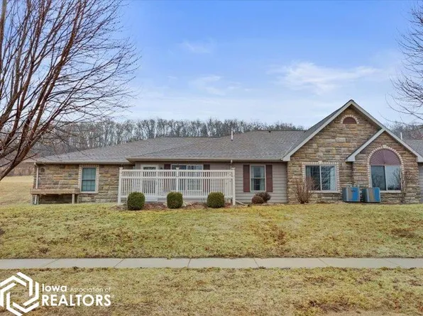 4945 Grand View Ln, Fort Madison, IA 52627