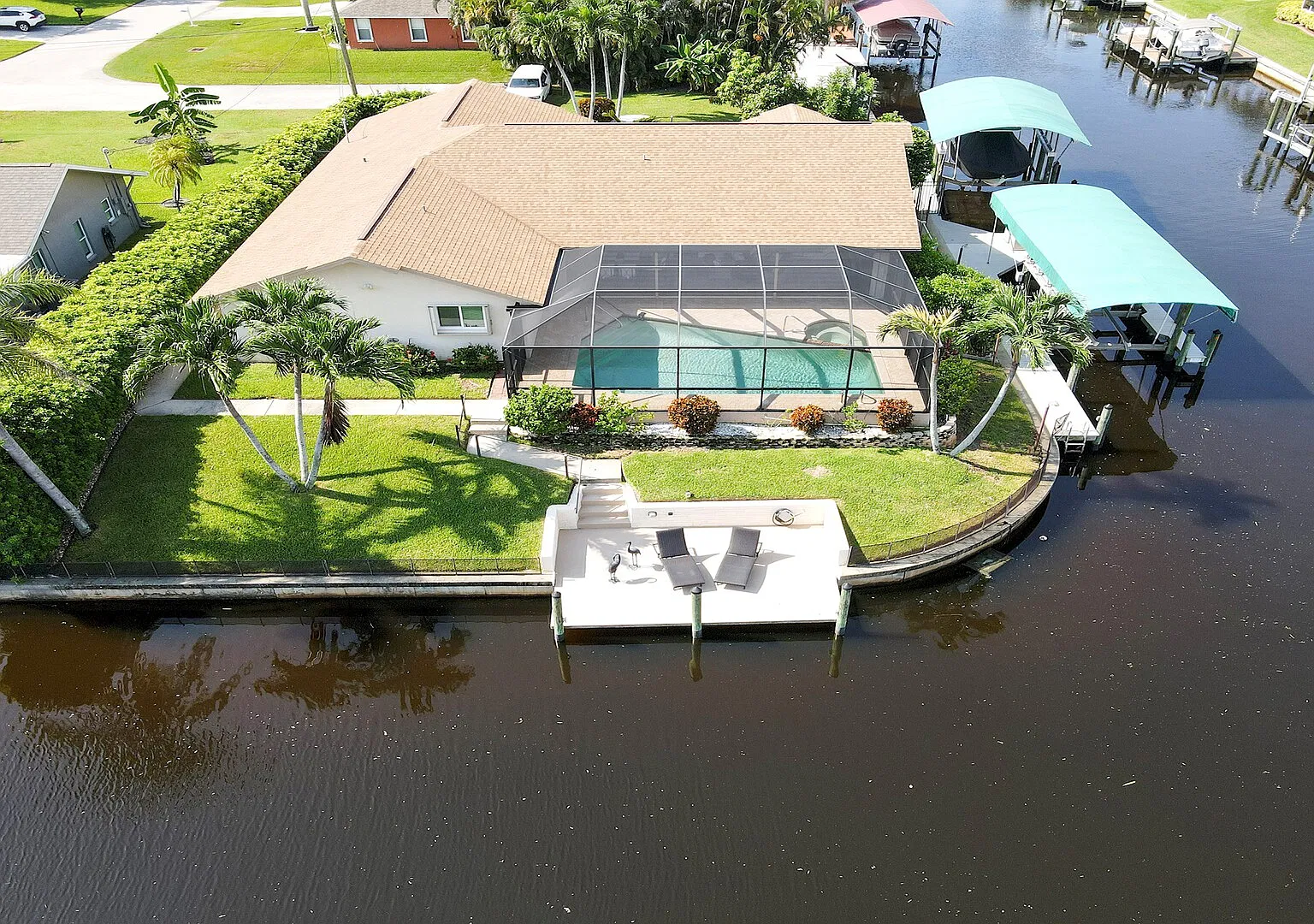 Love BirdCanalfront heated pool pet friendly — Photo 3