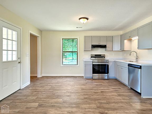 2nd image of 812 Ellis Ave