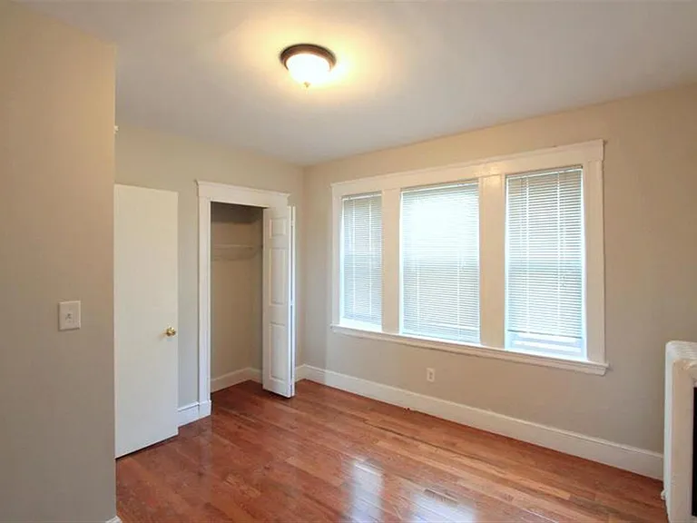 121 Yale St — Photo 11