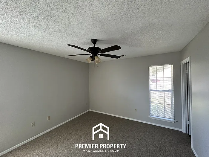 4174 Highgate Dr — Photo 8