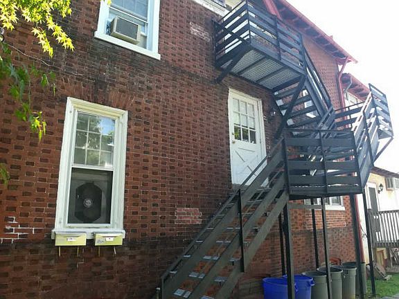 2nd image of 125 E 4th Ave