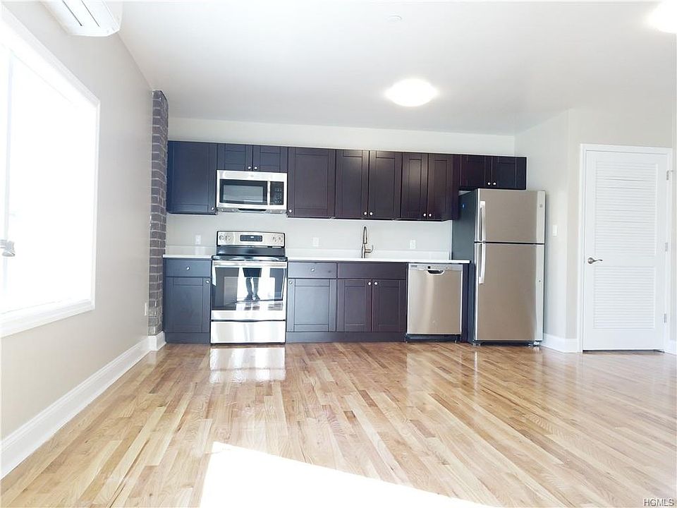 1st image of 1103 Overlook Cir