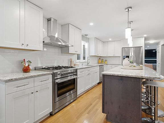 4th image of 40 Curtis Rd