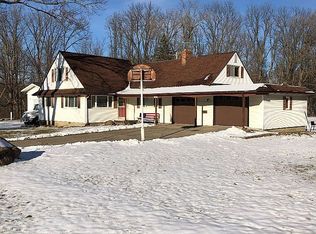 11735 Curwood Dr, Grand Blanc, MI 48439