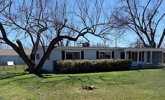 1st image of 1013 E Clearwater St