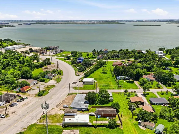 6105 Bayway Dr, Baytown, TX 77520