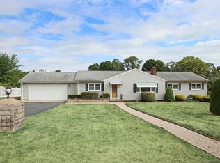 2 Gail Dr, North Haven, CT 06473