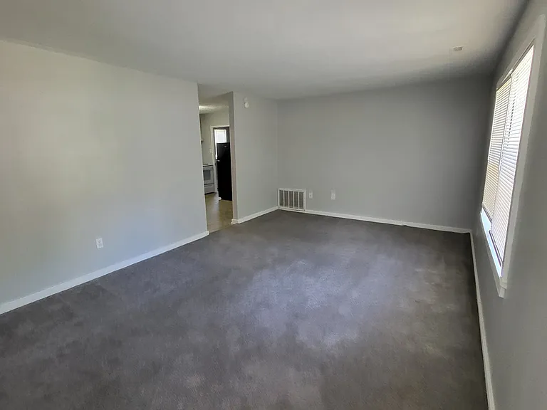 6255 E 25th St — Photo 3