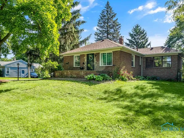 3884 Crary Dr, Toledo, OH 43613