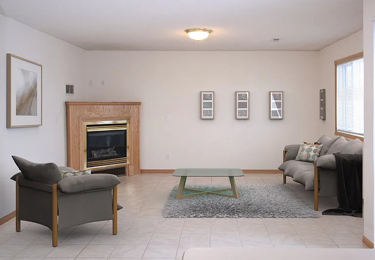1511 Summit St — Photo 2