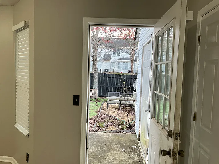 5553 Strathmoor Manor Cir — Photo 30