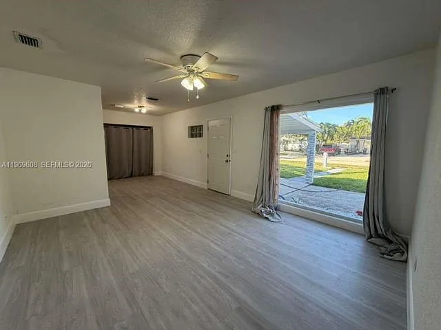 9240 Nautilus Dr — Photo 3