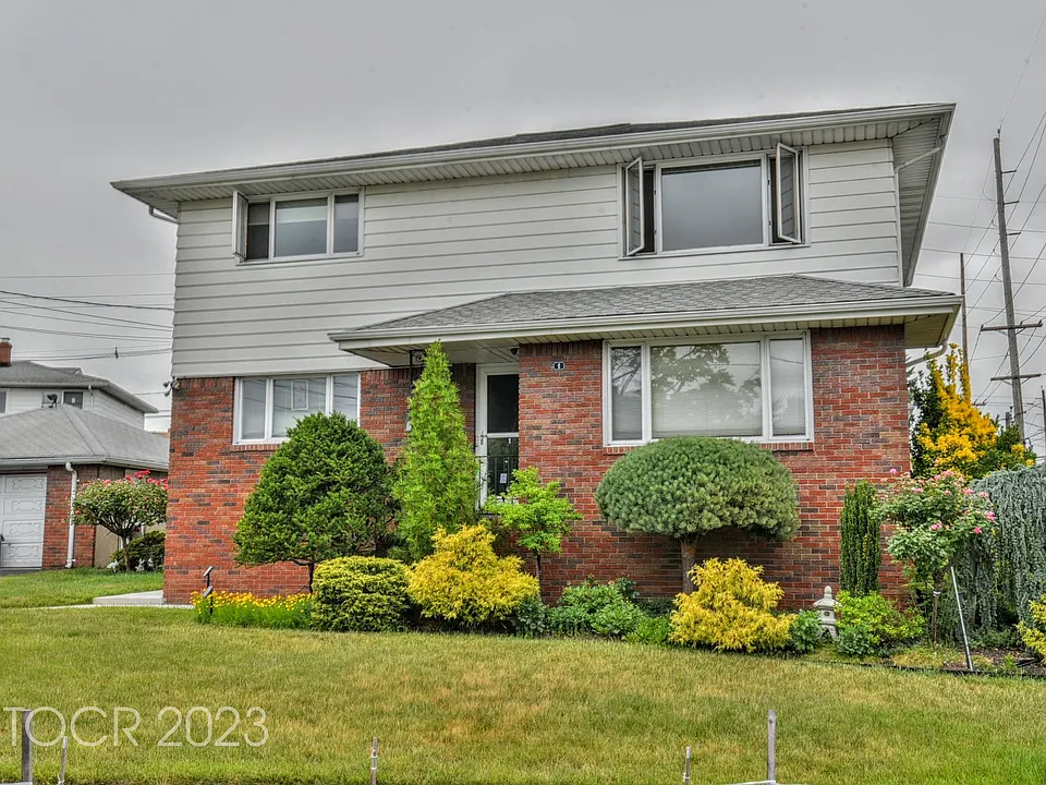 1 Rena Ct