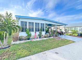 621 Plaza Del Sol, North Fort Myers, FL 33917
