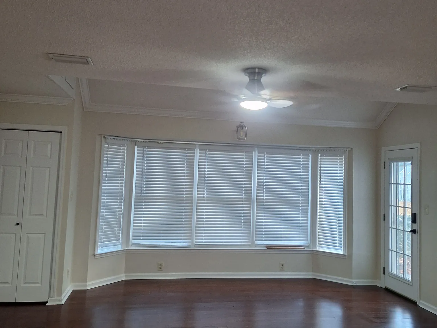 1205 Erin Way — Photo 4