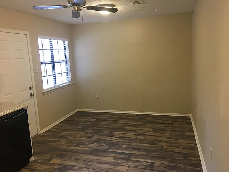 1714 Marilyn Dr — Photo 4