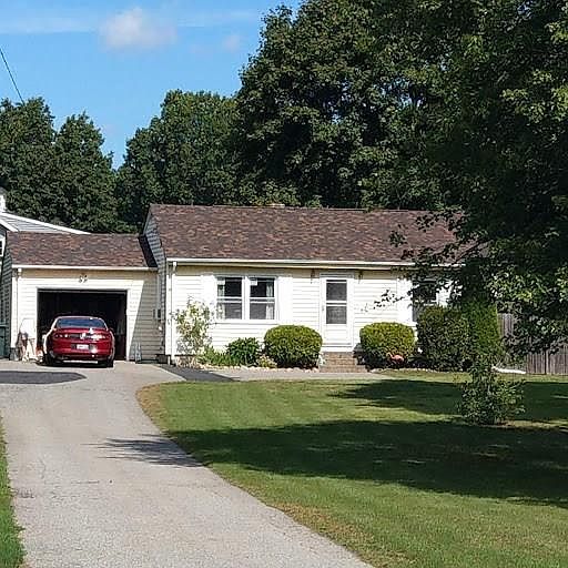 2nd image of 126 Gervais St