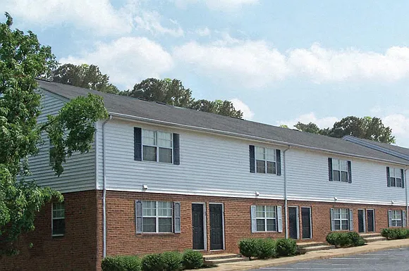 Lakewood Garden Apartments — Photo 1