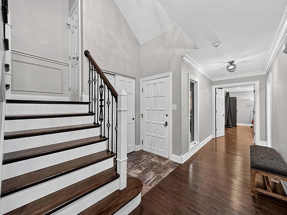5th image of 1871 Mission Hills Ln