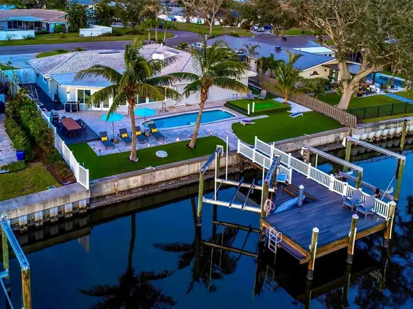 3854 42nd Ave S, Saint Petersburg, FL 33711