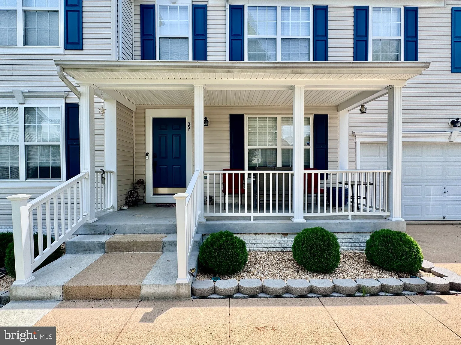 5 bed, 3.5 bath, 3878 sqft, $3,600 — Photo 2