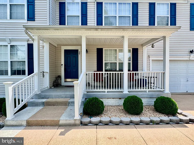 29 Webb Ct — Photo 2