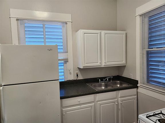 5th image of 1601 40th St