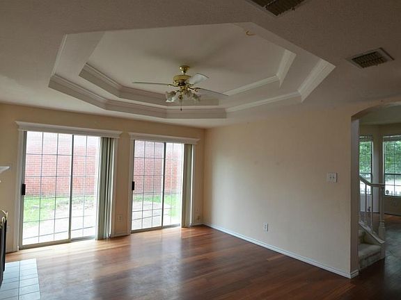 3rd image of 4005 Elmhill Dr