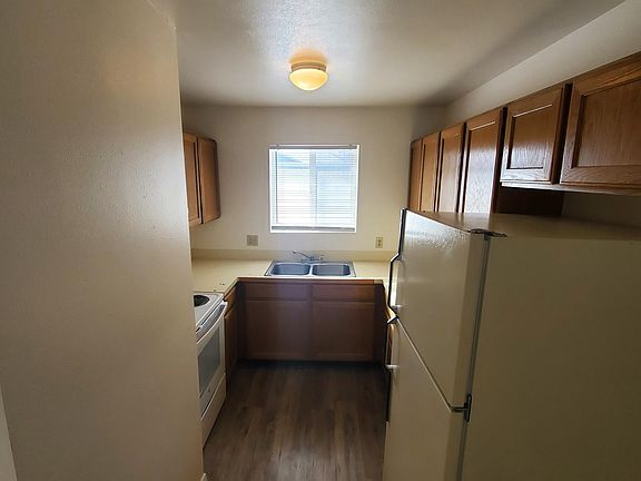 4th image of 1601 Falcon Dr #7